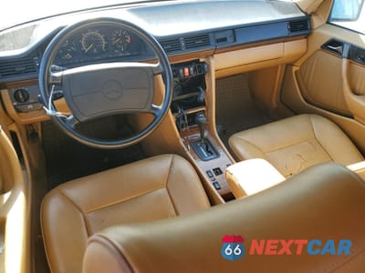 Zdjęcie 8 z 12 samochodu: 1990 MERCEDES-BENZ 300 E VIN:WDBEA30DXLB175841 - miniatura