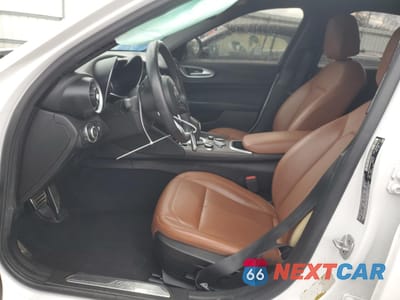 Zdjęcie 7 z 14 samochodu: 2022 ALFA ROMEO GIULIA SUPER VIN:ZARFANBN2N7653138 - miniatura