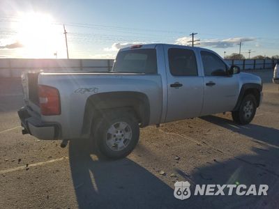 Trzecie zdjęcie samochodu z tyłu: 2011 CHEVROLET SILVERADO K1500 LT VIN:3GCPKSE31BG113168 - miniatura