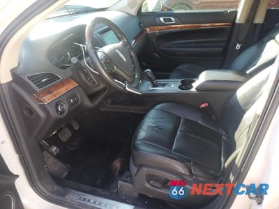 Zdjęcie 7 z 15 samochodu: 2015 LINCOLN MKT VIN:2LMHJ5AT5FBL04616 - miniatura