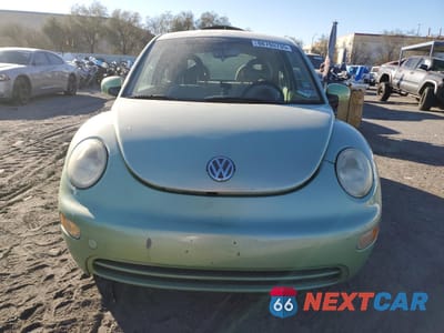 Piąte zdjęcie samochodu w środku: 2002 VOLKSWAGEN NEW BEETLE GL VIN:3VWBK21C02M403867 - miniatura