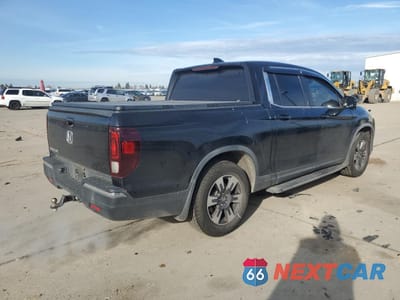 Trzecie zdjęcie samochodu z tyłu: 2017 HONDA RIDGELINE RTL VIN:5FPYK2F6XHB008194 - miniatura