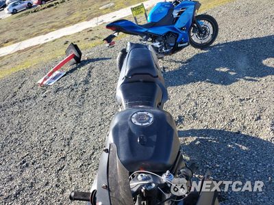 Piąte zdjęcie samochodu w środku: 2002 HONDA CBR900 RR VIN:JH2SC50002M002797 - miniatura