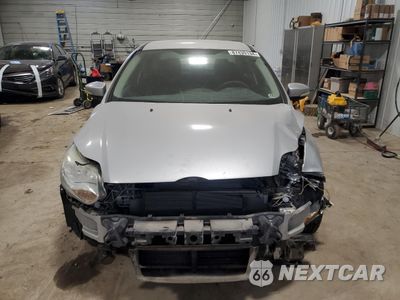 Piąte zdjęcie samochodu w środku: 2013 FORD FOCUS SE VIN:1FADP3F24DL132468 - miniatura