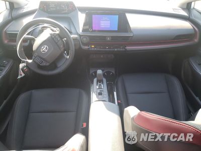 Zdjęcie 8 z 14 samochodu: 2024 TOYOTA PRIUS PRIME SE VIN:JTDACACU0R3027324 - miniatura