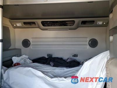 Zdjęcie 6 z 10 samochodu: 2024 VOLVO VN VNL VIN:4V4NC9EJ6RN627485 - miniatura