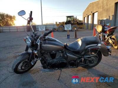 Trzecie zdjęcie samochodu z tyłu: 2014 KAWASAKI VN900 B VIN:JKAVN2B19EA080290 - miniatura