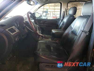 Zdjęcie 7 z 15 samochodu: 2011 CADILLAC ESCALADE VIN:1GYS4AEF1BR380734 - miniatura