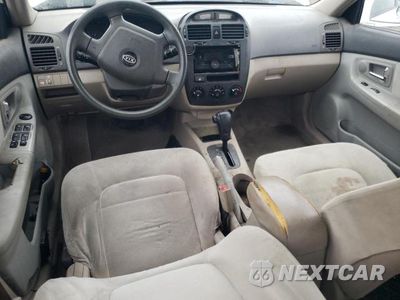 Zdjęcie 8 z 12 samochodu: 2005 KIA SPECTRA LX VIN:KNAFE121055195161 - miniatura
