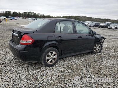 Trzecie zdjęcie samochodu z tyłu: 2011 NISSAN VERSA S VIN:3N1BC1AP2BL406274 - miniatura