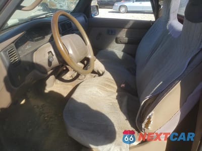 Zdjęcie 7 z 14 samochodu: 1996 TOYOTA TACOMA VIN:4TAPM62N1TZ148149 - miniatura