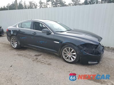 Czwarte zdjęcie samochodu z boku: 2015 JAGUAR XF 2.0T PREMIUM VIN:SAJWA0FS9FPU65443 - miniatura