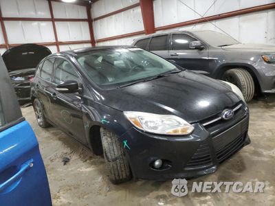 Czwarte zdjęcie samochodu z boku: 2014 FORD FOCUS SE VIN:1FADP3K29EL145675 - miniatura