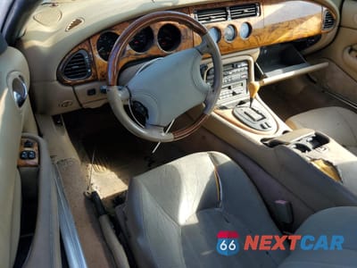 Zdjęcie 8 z 12 samochodu: 1997 JAGUAR XK8 VIN:SAJGX5740VC001253 - miniatura