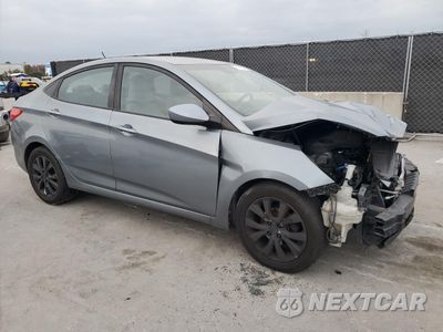 Czwarte zdjęcie samochodu z boku: 2017 HYUNDAI ACCENT SE VIN:KMHCT4AE9HU374922 - miniatura