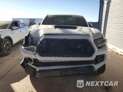 Piąte zdjęcie samochodu w środku: 2017 TOYOTA TACOMA DOUBLE CAB VIN:5TFCZ5AN9HX081562 - miniatura