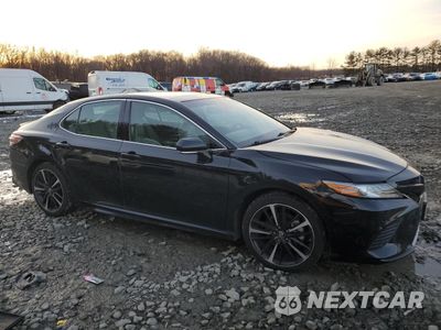 Czwarte zdjęcie samochodu z boku: 2018 TOYOTA CAMRY XSE VIN:4T1B61HKXJU132370 - miniatura