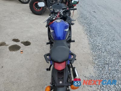 Zdjęcie 6 z 10 samochodu: 2013 YAMAHA FZ6 R VIN:JYARJ18E4DA011184 - miniatura