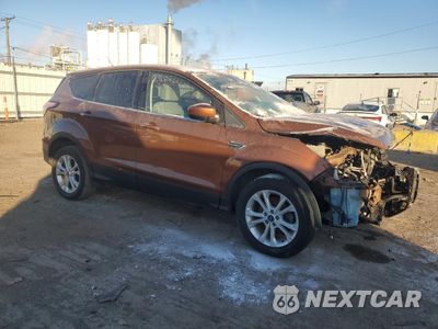 Czwarte zdjęcie samochodu z boku: 2017 FORD ESCAPE SE VIN:1FMCU0GD8HUE55625 - miniatura
