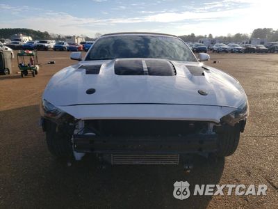 Piąte zdjęcie samochodu w środku: 2019 FORD MUSTANG VIN:1FATP8UH4K5126266 - miniatura