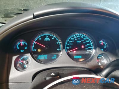 Zdjęcie 9 z 12 samochodu: 2013 CHEVROLET SUBURBAN C1500 LT VIN:1GNSCJE09DR193546 - miniatura