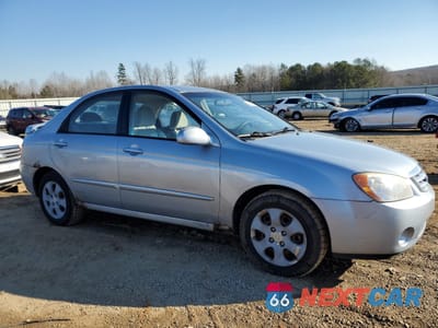 Czwarte zdjęcie samochodu z boku: 2005 KIA SPECTRA LX VIN:KNAFE121365236917 - miniatura