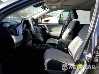 Zdjęcie 7 z 16 samochodu: 2017 TOYOTA RAV4 HV LE VIN:JTMRJREV1HD102991 - miniatura