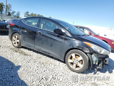 Czwarte zdjęcie samochodu z boku: 2013 HYUNDAI ELANTRA GLS VIN:KMHDH4AE6DU814157 - miniatura