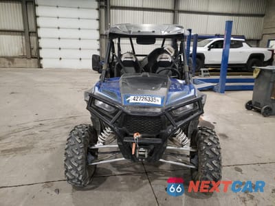 Piąte zdjęcie samochodu w środku: 2016 POLARIS RZR 4 900 EPS VIN:4XAVCE875GB666725 - miniatura