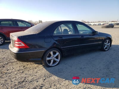 Trzecie zdjęcie samochodu z tyłu: 2005 MERCEDES-BENZ C 230K SPORT SEDAN VIN:WDBRF40J05F715420 - miniatura
