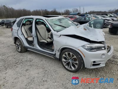Czwarte zdjęcie samochodu z boku: 2018 BMW X5 SDRIVE35I VIN:5UXKR2C56J0Z15260 - miniatura