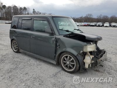 Czwarte zdjęcie samochodu z boku: 2005 TOYOTA SCION XB VIN:JTLKT324X50178625 - miniatura