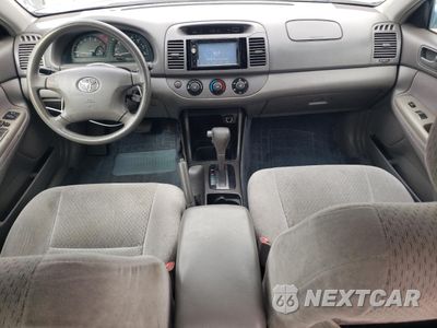 Zdjęcie 8 z 14 samochodu: 2004 TOYOTA CAMRY LE VIN:4T1BE32K44U849262 - miniatura