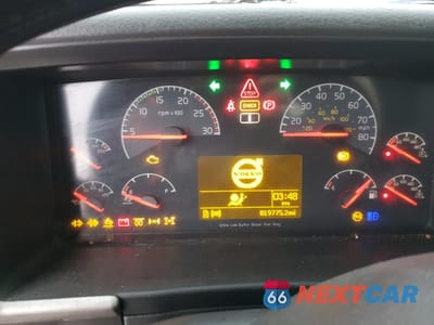 Zdjęcie 8 z 10 samochodu: 2012 VOLVO VN VNL VIN:4V4NC9EJ5CN538790 - miniatura