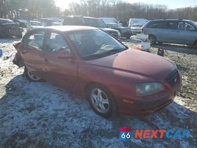 Czwarte zdjęcie samochodu z boku: 2004 HYUNDAI ELANTRA GLS VIN:KMHDN46D04U737438 - miniatura