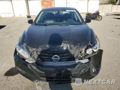 Piąte zdjęcie samochodu w środku: 2017 NISSAN ALTIMA 2.5 VIN:1N4AL3AP5HC250603 - miniatura