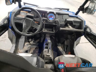 Zdjęcie 8 z 14 samochodu: 2016 POLARIS RZR 4 900 EPS VIN:4XAVCE875GB666725 - miniatura