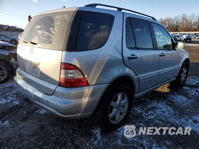 Trzecie zdjęcie samochodu z tyłu: 2004 MERCEDES-BENZ ML 500 VIN:4JGAB75E74A471778 - miniatura