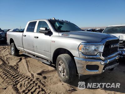Czwarte zdjęcie samochodu z boku: 2020 RAM 2500 TRADESMAN VIN:3C6UR5HJ8LG202139 - miniatura