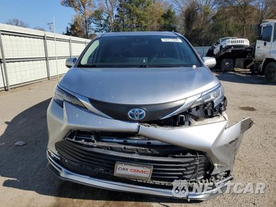 Piąte zdjęcie samochodu w środku: 2021 TOYOTA SIENNA XLE VIN:5TDYRKEC7MS006131 - miniatura
