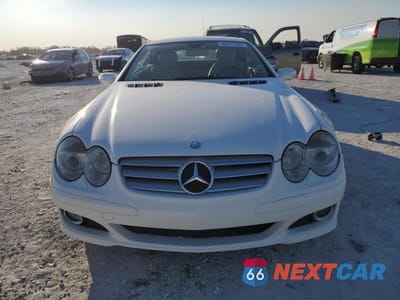 Piąte zdjęcie samochodu w środku: 2008 MERCEDES-BENZ SL 550 VIN:WDBSK71F38F140629 - miniatura