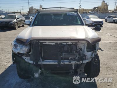Piąte zdjęcie samochodu w środku: 2020 TOYOTA TACOMA DOUBLE CAB VIN:3TMAZ5CN0LM127833 - miniatura