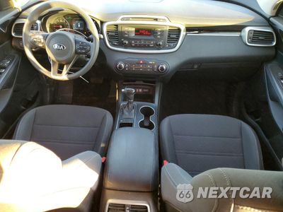 Zdjęcie 8 z 13 samochodu: 2016 KIA SORENTO LX VIN:5XYPG4A32GG164140 - miniatura