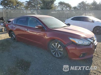 Czwarte zdjęcie samochodu z boku: 2017 NISSAN ALTIMA 2.5 VIN:1N4AL3AP7HC277849 - miniatura