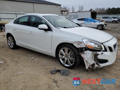 Czwarte zdjęcie samochodu z boku: 2011 VOLVO S60 T6 VIN:YV1902FH6B2016110 - miniatura