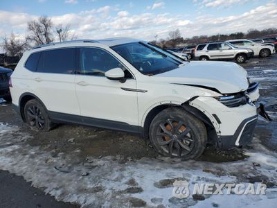Czwarte zdjęcie samochodu z boku: 2022 VOLKSWAGEN TIGUAN SE VIN:3VV2B7AX9NM003105 - miniatura