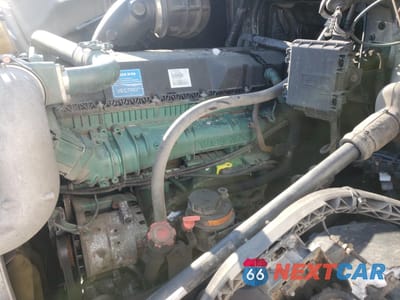 Zdjęcie 7 z 10 samochodu: 2017 VOLVO VN VNL VIN:4V4NC9EH9HN976250 - miniatura