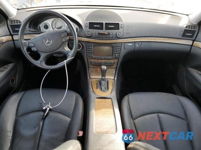 Zdjęcie 8 z 12 samochodu: 2007 MERCEDES-BENZ E 350 VIN:WDBUF56X37A992235 - miniatura