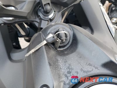 Zdjęcie 8 z 9 samochodu: 2019 KAWASAKI EX650 F VIN:JKAEXEK15KDA34030 - miniatura