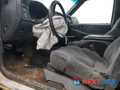 Zdjęcie 7 z 15 samochodu: 2002 GMC SONOMA VIN:1GTDT13W22K197422 - miniatura